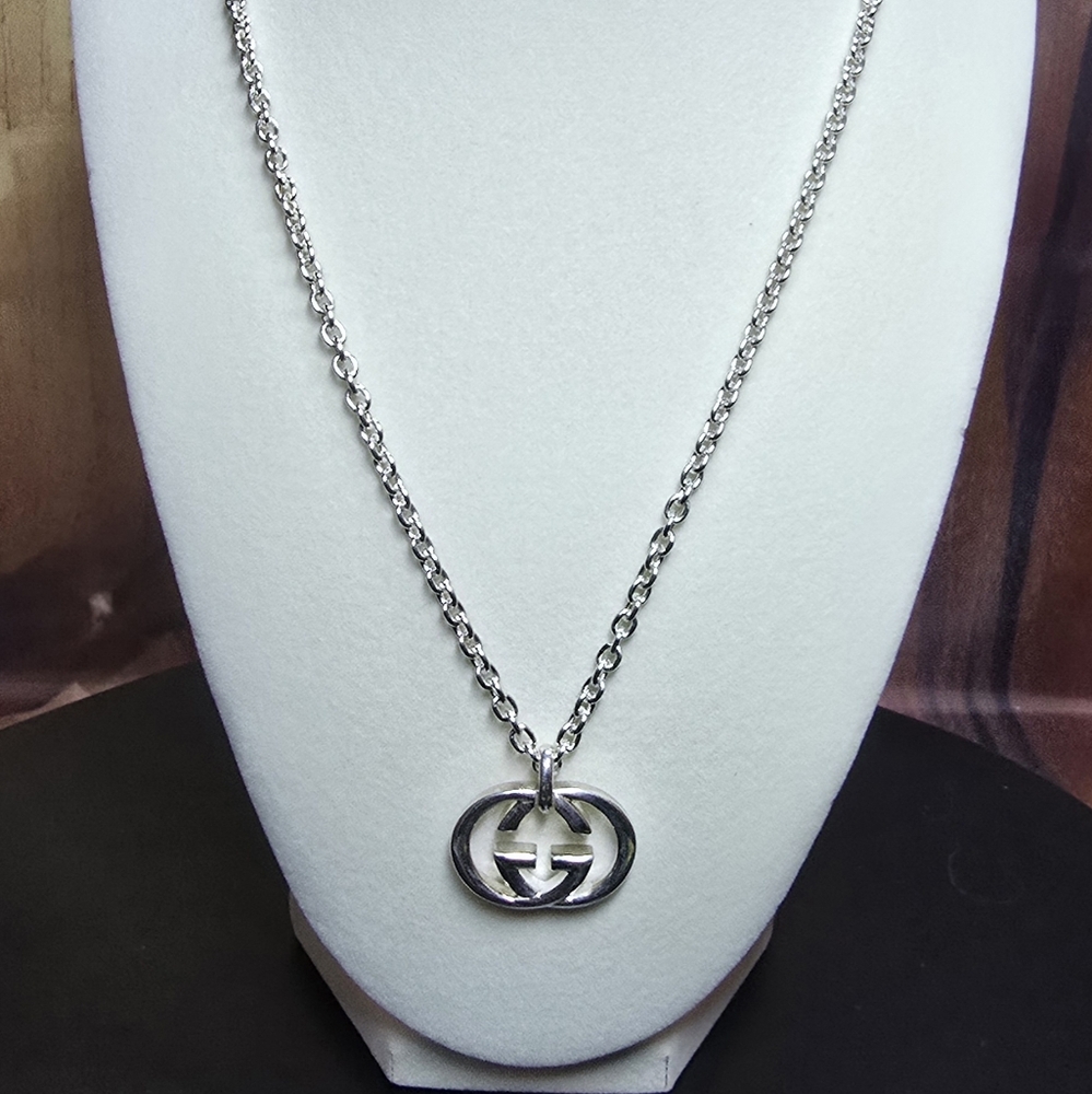 Gucci Interlocking GG 925 Sterling Silver Pendant Necklace - EUC - Picture 2 of 8